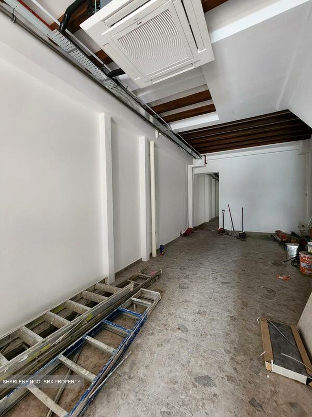 Rowell Road (D8), Retail #592350721
